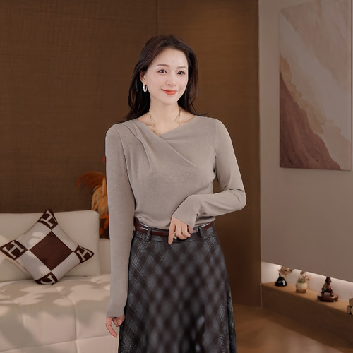 豆豆DG【褶皱斜领T】羊毛T恤女秋季长袖磨毛打底衫上衣-26QT1190