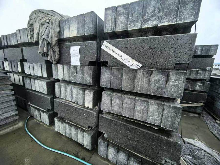 4月11日克拉玛依市18000米的T型路沿石（型号：1000*350*150）网络拍卖公告