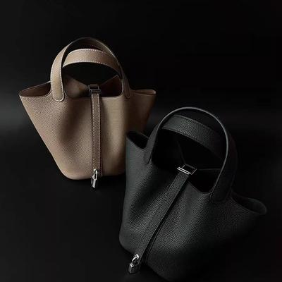 头层软皮水桶包包2025新款百搭轻奢菜篮子女包高级感手拎包手提包