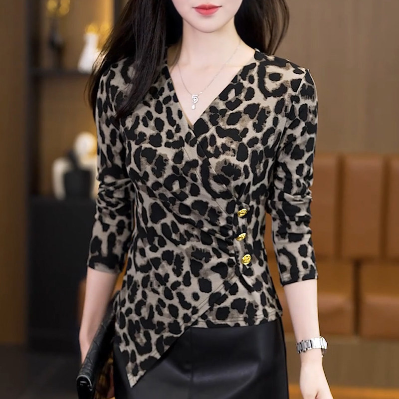 2025早秋新款今年流行爆款上衣豹纹轻奢高级感小衫不规则显瘦T恤