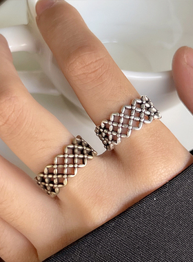 银色复古菱形格纹戒指