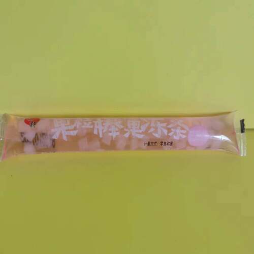 蜡笔小新果粒棒果冻条草莓味蒟蒻