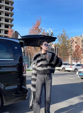 上货店BENAO2023早春新品膝盖重工刺绣黑色系水洗直筒显瘦牛仔裤