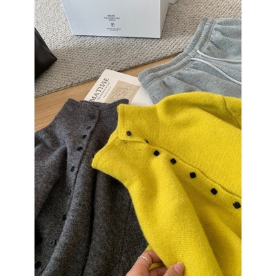 气质亮色单排纽扣立领毛衣女