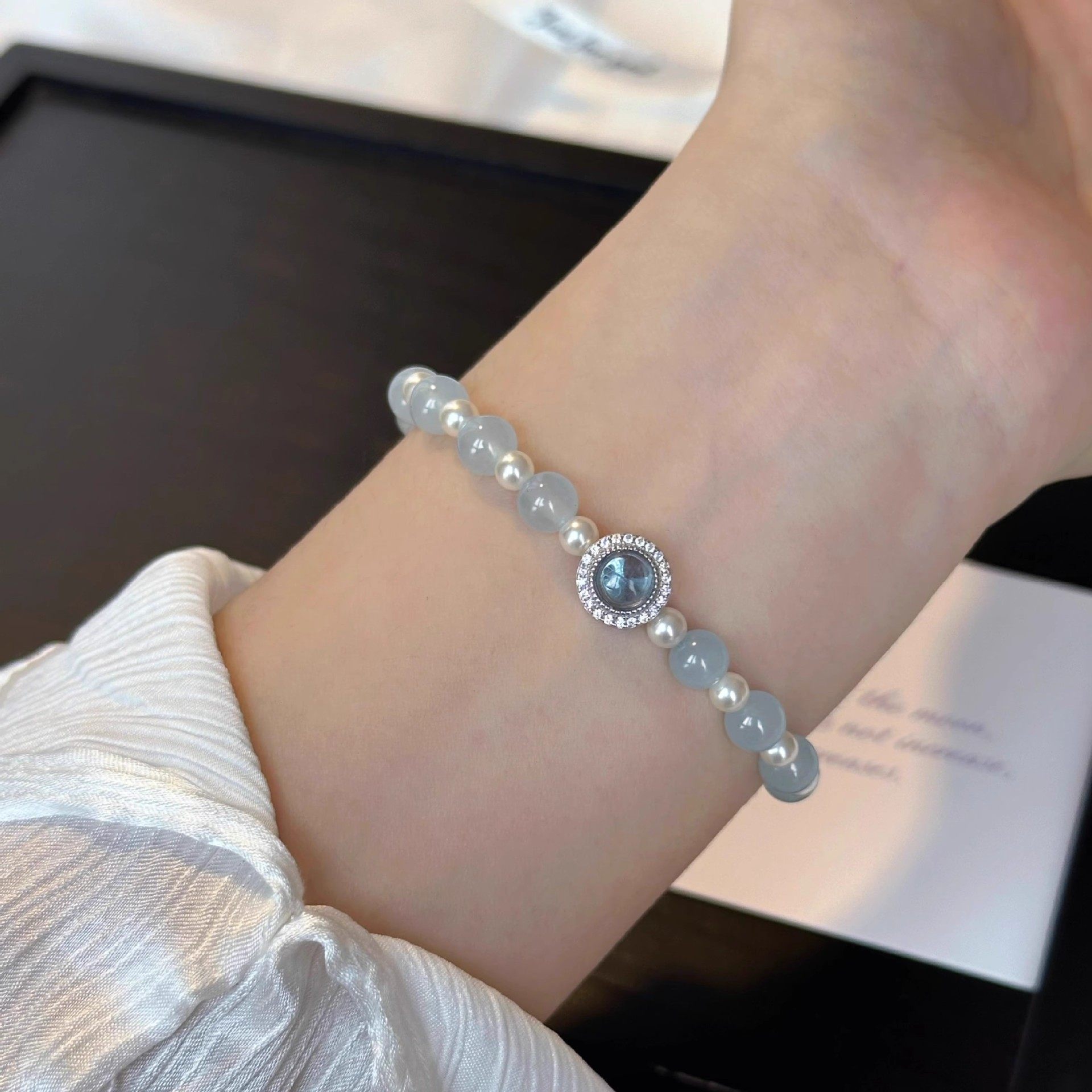 s925纯银天然海蓝宝手链女轻奢高级感小众蓝玉髓间隔施家珍珠手串