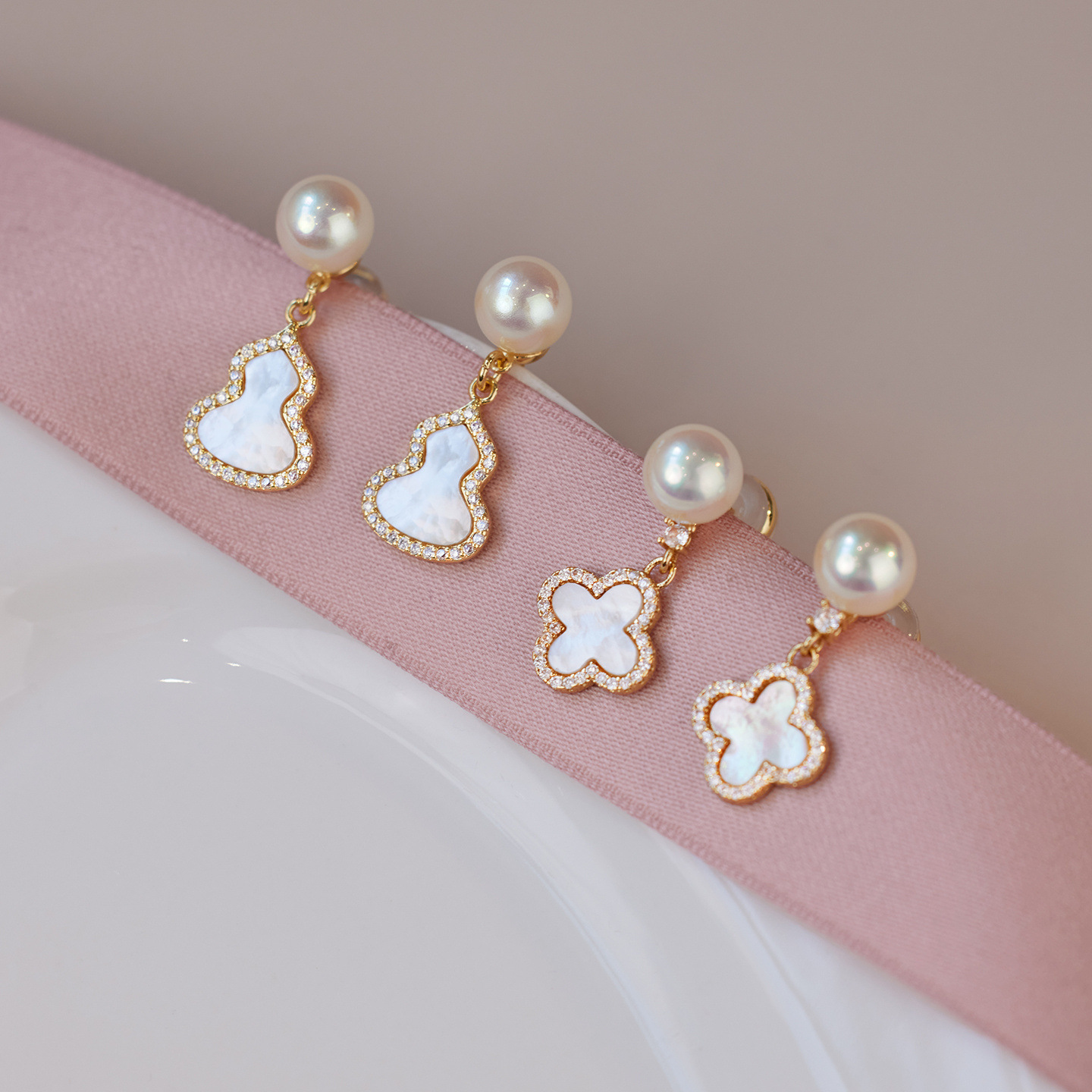 s925银针天然贝母葫芦耳钉女轻奢高级天然淡水珍珠四叶草耳饰