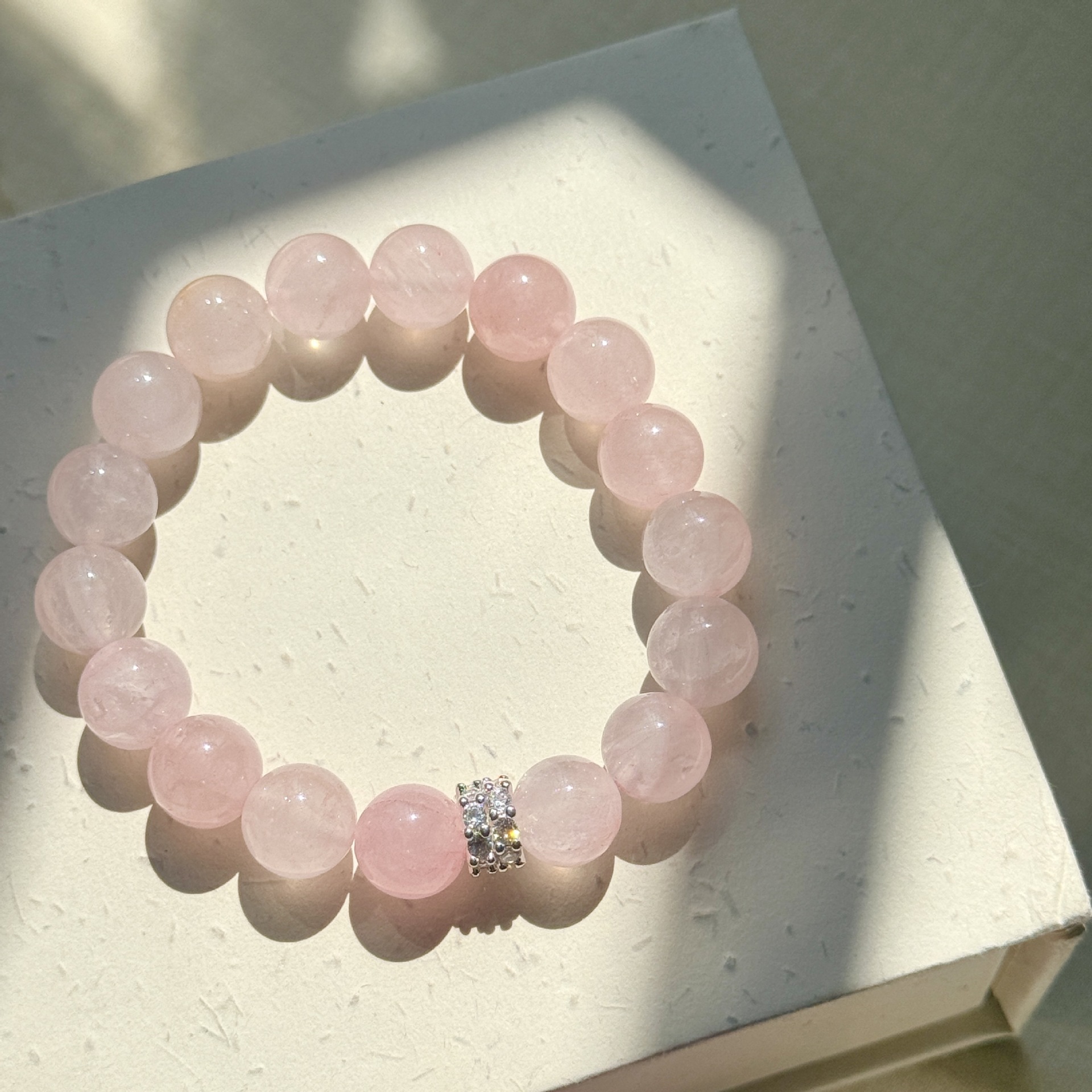 粉晶手串天然水晶手链女小众高级月老大颗粒招桃花爱情莫饰品