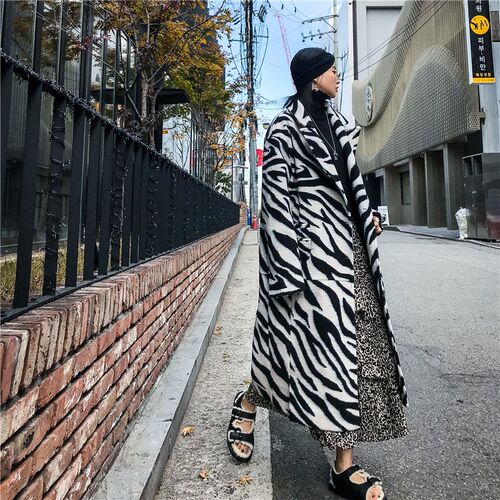 Women Winter British Style Zebra Pattern Thicken Long Woolen