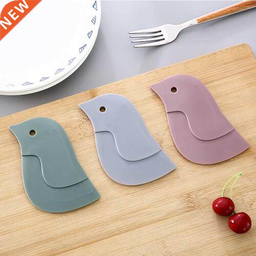 Crtoon Penguin Shped Soft Multifunctionl Squeegee Scrper