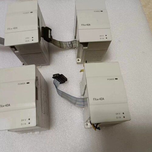 三菱FX2N-4DAFX2N-4AD，功能正常，成色如图 议价