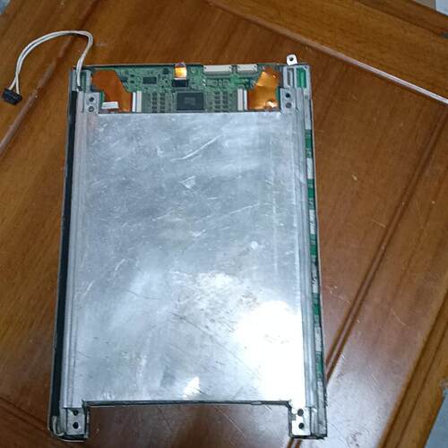 出Toshiba TL10J256显示屏，成色如图，(议价）