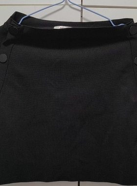 JORYA weekend黑色中短裙，大概到膝盖上一些。16 议价