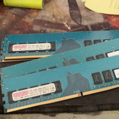 CENTURY 现代颗粒 8G DDR4 2400 ECC 议价