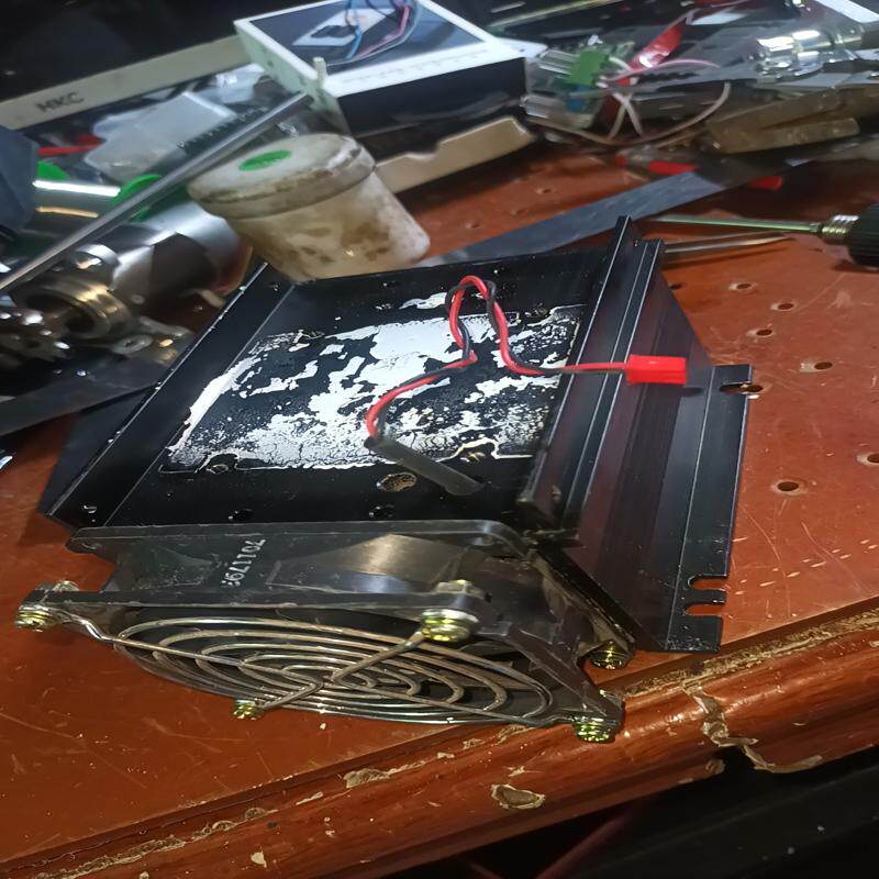 铝合金散热器，12V 0.13A风扇。38包邮(议价）