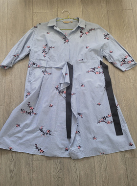 捡漏 贵牌 纯棉翻领不规则摆INSU*N重工刺绣连衣裙看好尺寸NO退