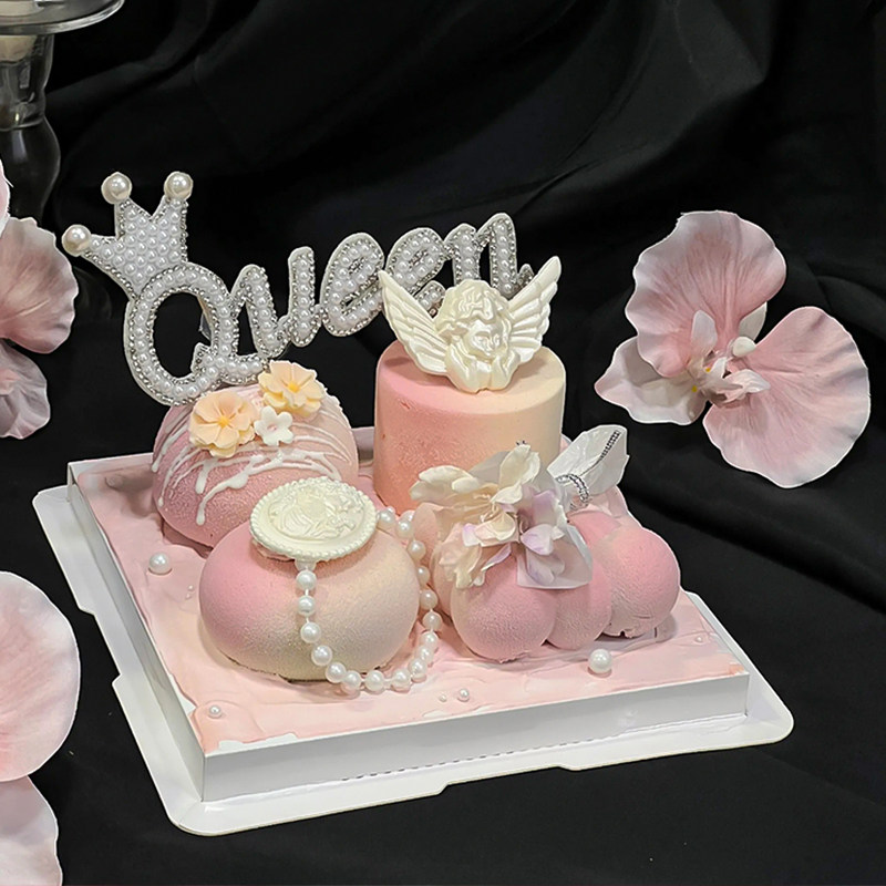 粉嫩3.8女神节女王节法式慕斯蛋糕装饰复古印花围边珍珠Queen插件,节庆用品/礼品,蛋糕/烘焙装饰用品,淘宝优惠券,粉丝福利购,淘宝优惠卷