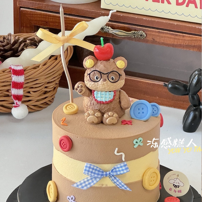 2.14情人节复古男生摩卡手绘黄油小熊蛋糕装饰蝴蝶结丝带成品摆件,节庆用品/礼品,蛋糕/烘焙装饰用品,淘宝优惠券,粉丝福利购,淘宝优惠卷