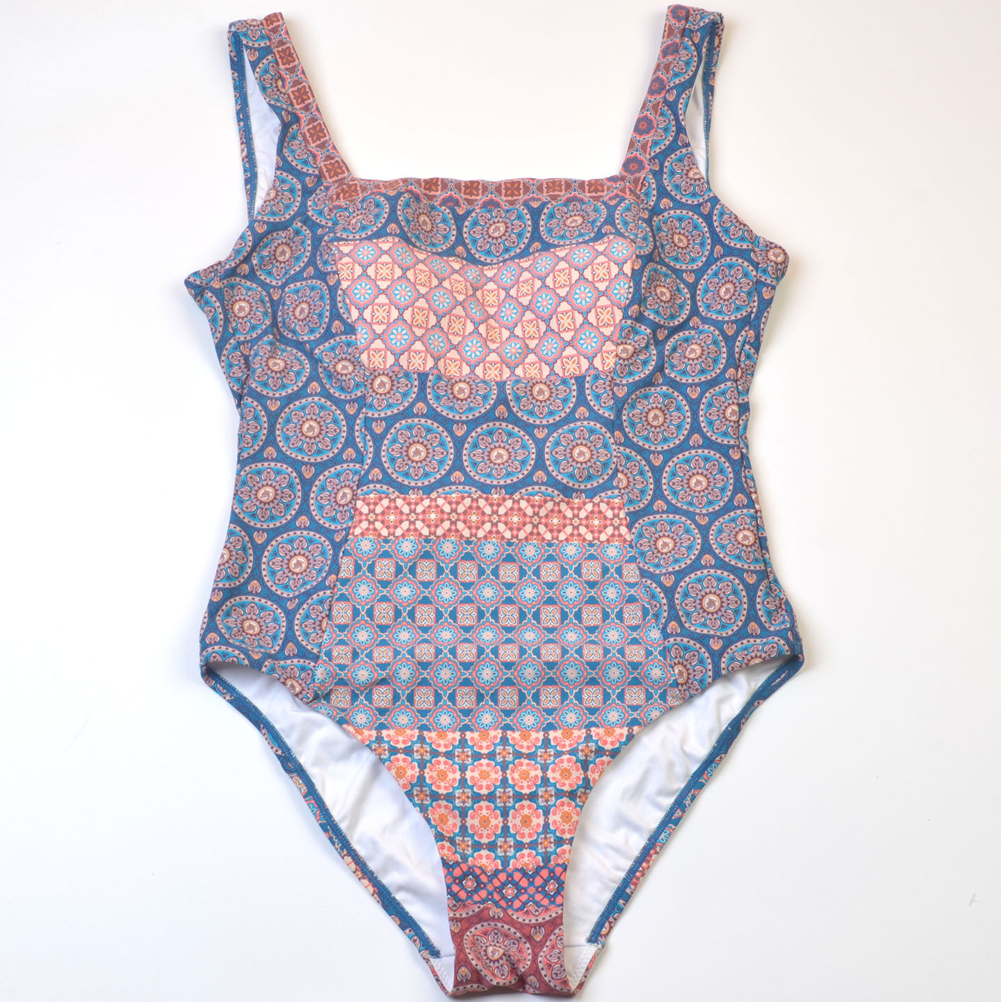 英国MINT**品牌度假泡温泉外贸连体泳衣修身显瘦时尚泳装女多款