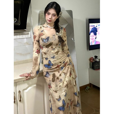 新款辣妹复古蝴蝶印花长袖连衣裙女抽褶梨形收腰超仙修身包臀长裙