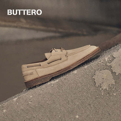 BUTTERO简约时尚牛皮船鞋