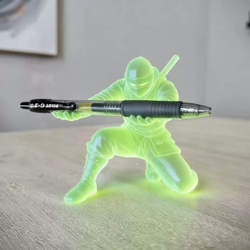 3D打印忍者手办桌面收纳笔筒
