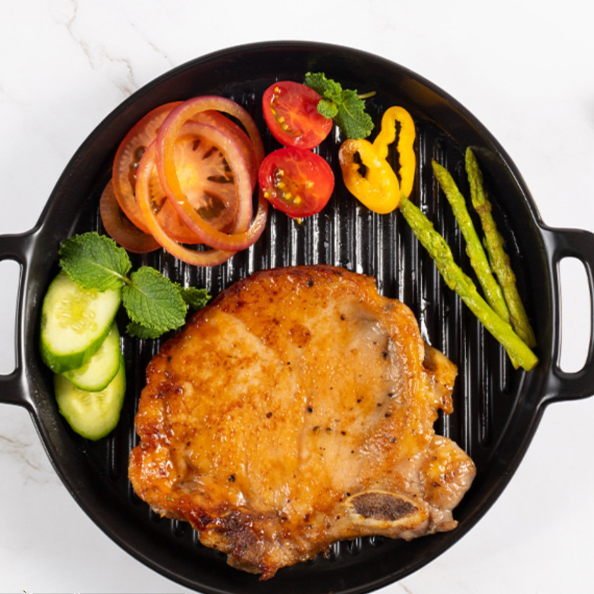 新鲜肉厚切冷冻黑椒腌制半成品猪扒战斧带骨烤猪排片冰冻煎猪肉排