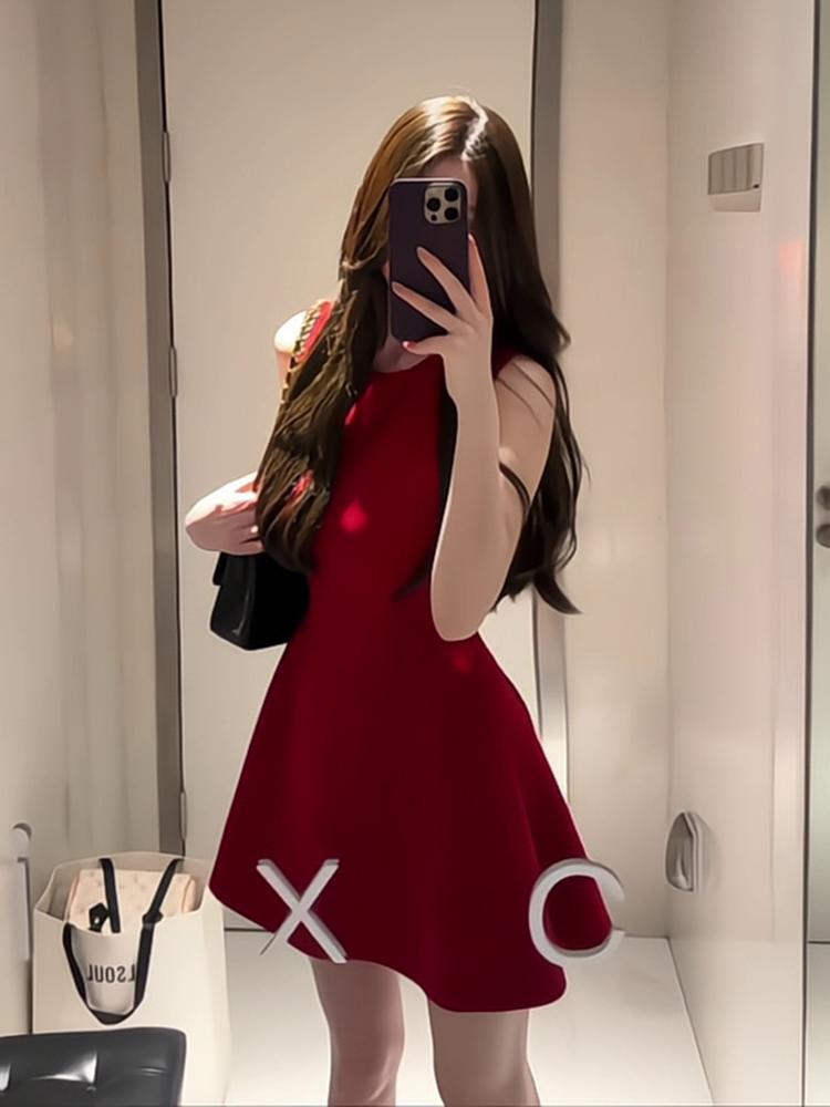 红色连衣裙子女2025新款夏季法式气质高级感无袖背心收腰显瘦短裙