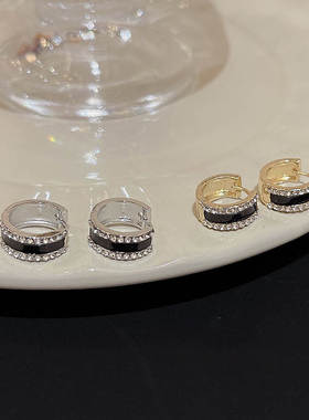 S925银针甜酷辣妹风黑色C形耳环女ins潮百搭气质超闪镶钻耳钉耳扣