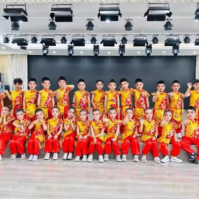元旦儿童开门红喜庆秧歌服盛世欢腾鼓舞少年说唱中国红舞蹈演出服
