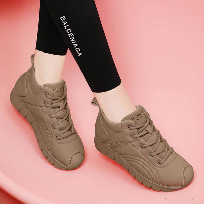 香港真皮软底妈妈鞋秋冬新款平底防滑中老年休闲鞋旅游舒适女鞋潮