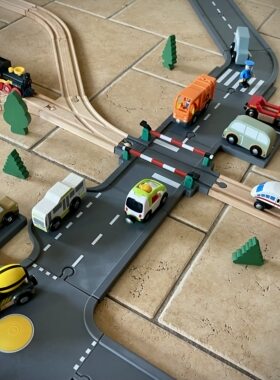 DIY定制-兼容木质小火车Hape合金汽车Siku多·美·卡Brio场景道路
