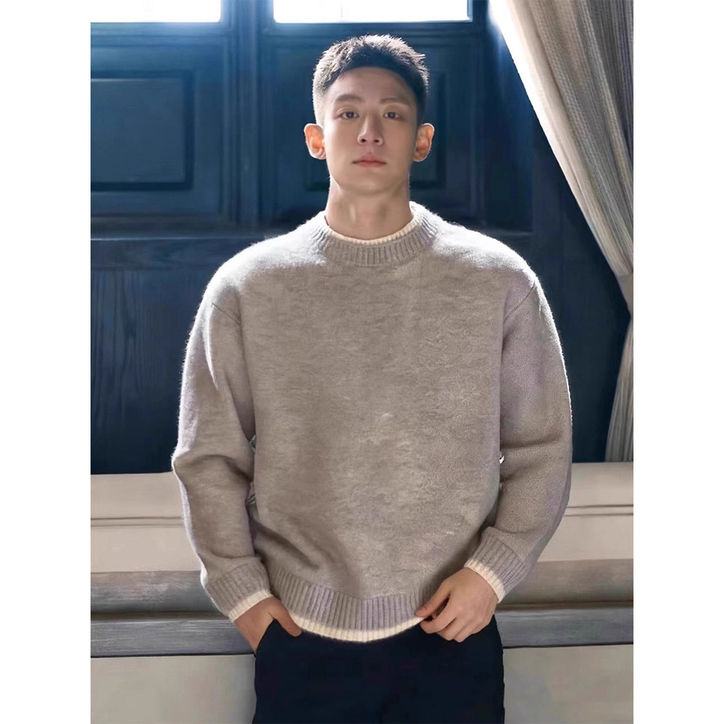 浅灰男款加厚假两件圆领毛衣