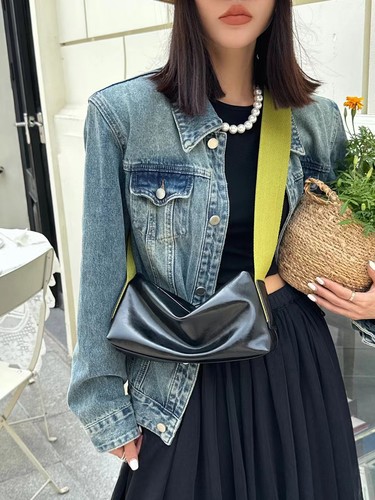 欧货女包简约宽肩带腋下枕头包24新款大容量百搭牛皮斜挎单肩包