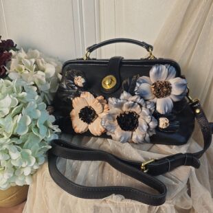 芳圃原创整体头层植鞣牛皮花朵复古个性斜挎手提医生包女包孤品