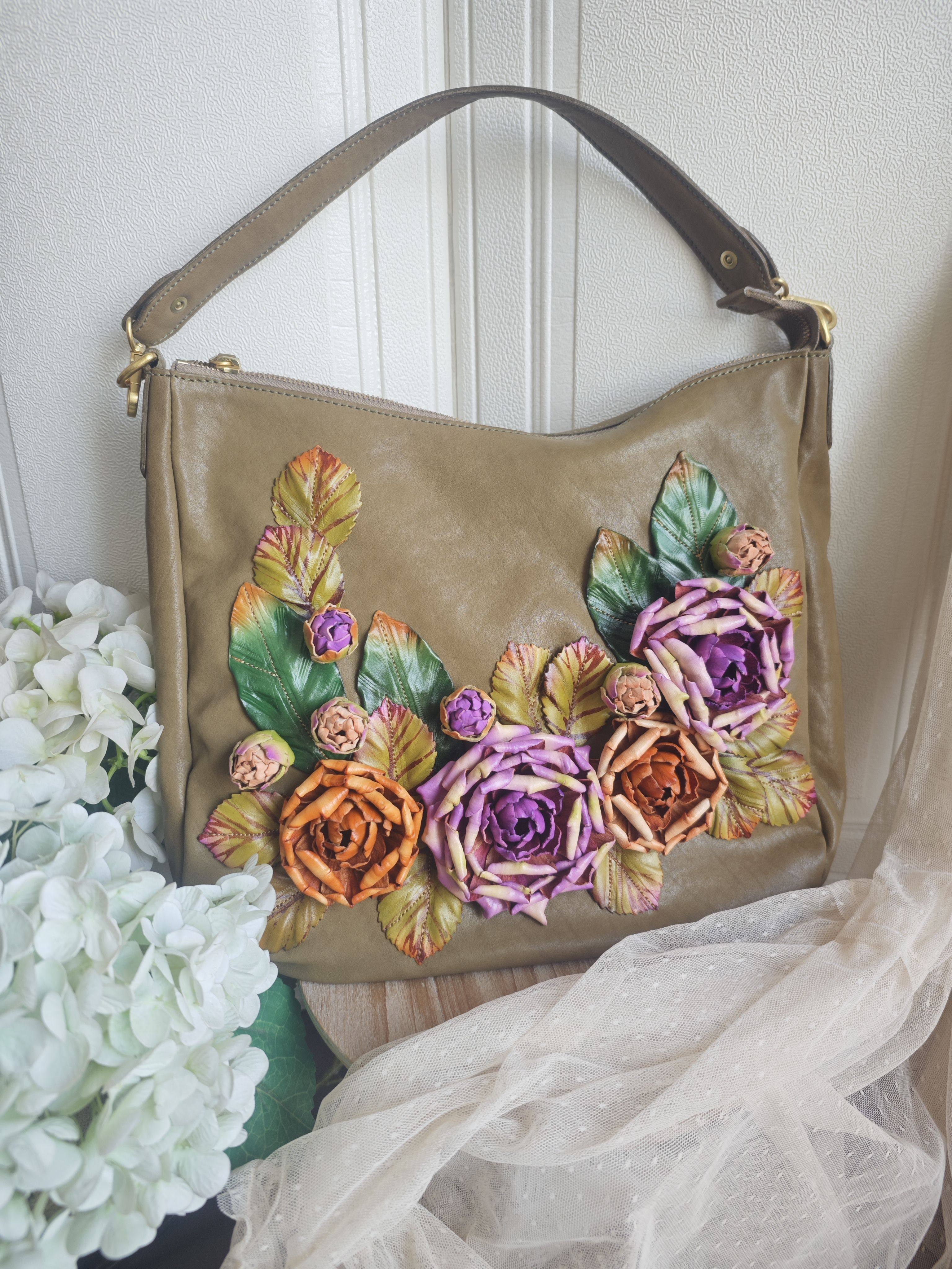 高级灰色调。高档精致小牛皮手工原创玫瑰大容量单肩斜挎女大包