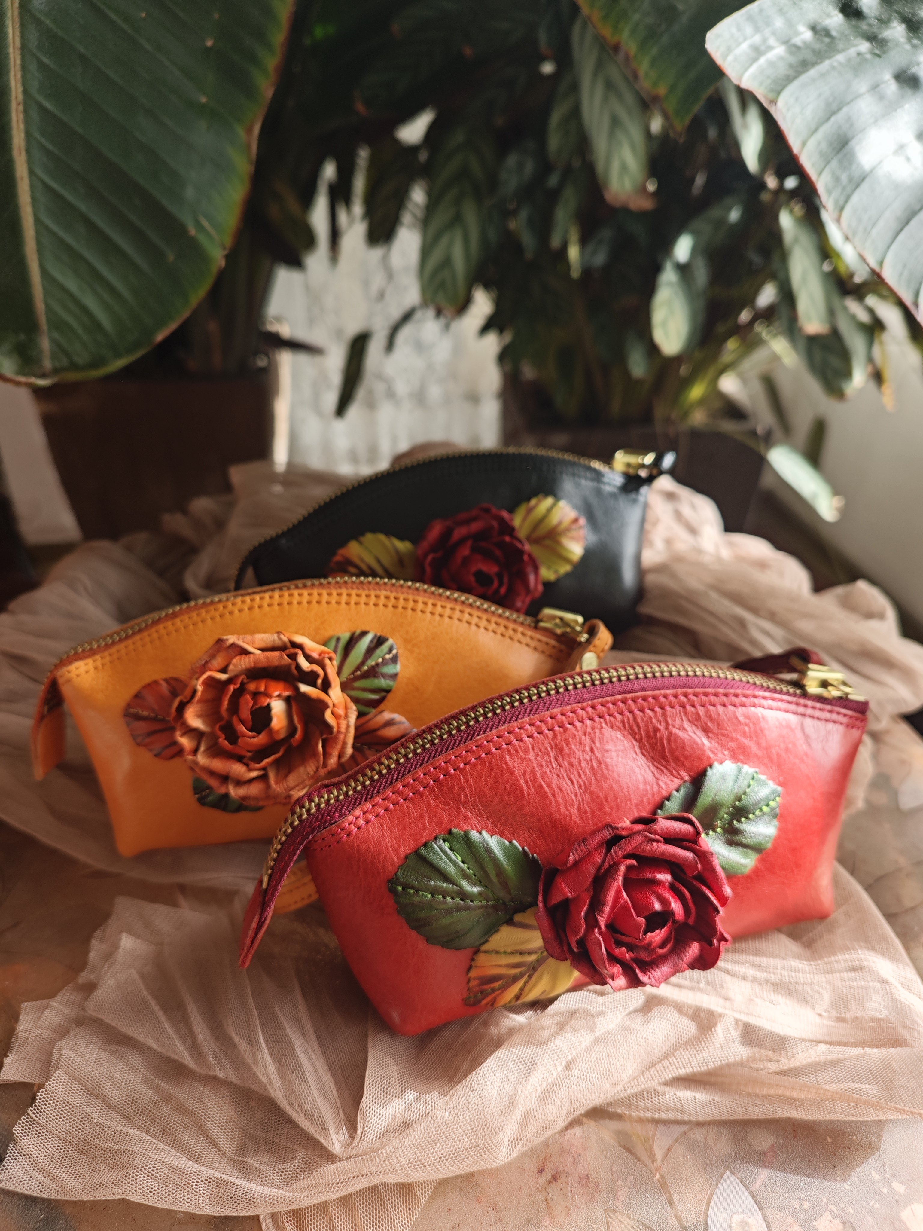 清仓孤品整体头层牛皮立体玫瑰花手机零钱遛弯手捥手拿小包特价,箱包皮具/热销女包/男包,手拿包,淘宝优惠券,粉丝福利购,淘宝优惠卷