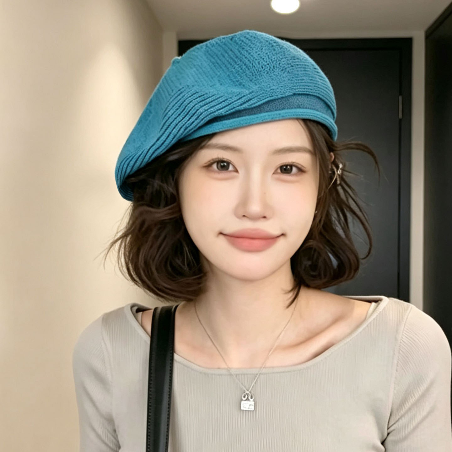 秋季女款卷边镂空针织贝雷帽图片