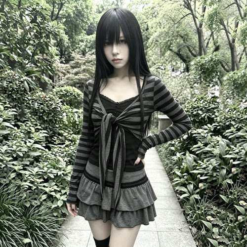 亚系少女条纹长袖吊带短裙套装