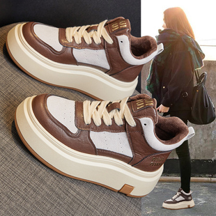 复古真皮高帮鞋女2024秋冬新款爆款厚底松糕加绒运动休闲小白棉鞋