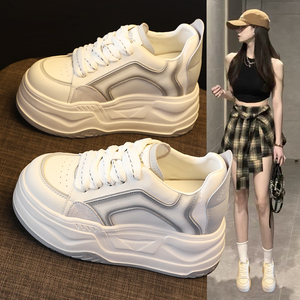 超火复古轻便小白鞋女2026春季新款爆款厚底内增高圆头运动休闲鞋