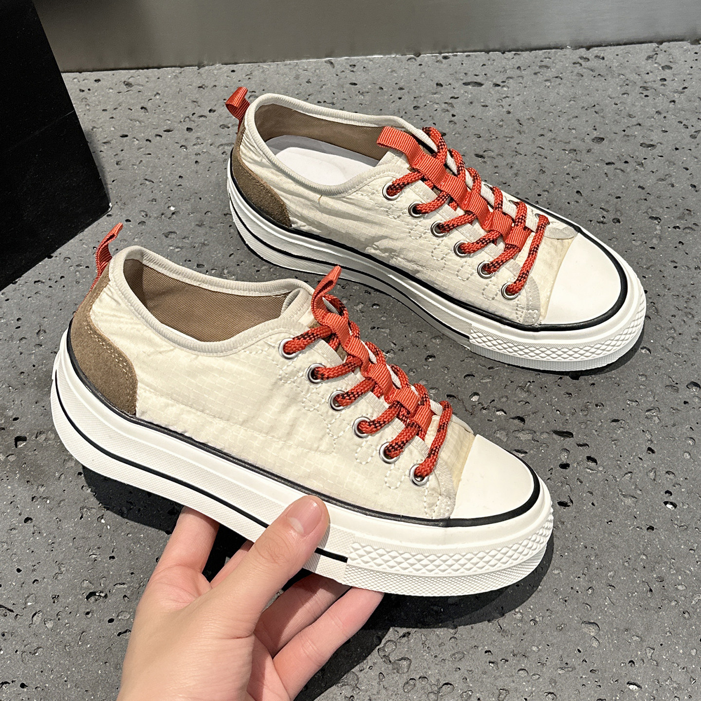 夏季薄款透气帆布小白鞋女款2026新款软底舒适不累脚平底休闲板鞋