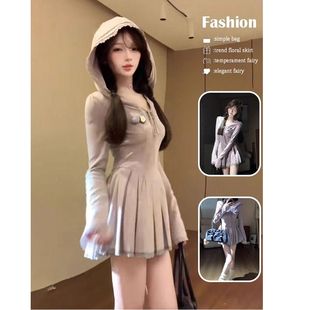 多巴胺软妹内搭连帽打底裙女秋冬新款收腰显瘦巨好看百褶连衣裙子