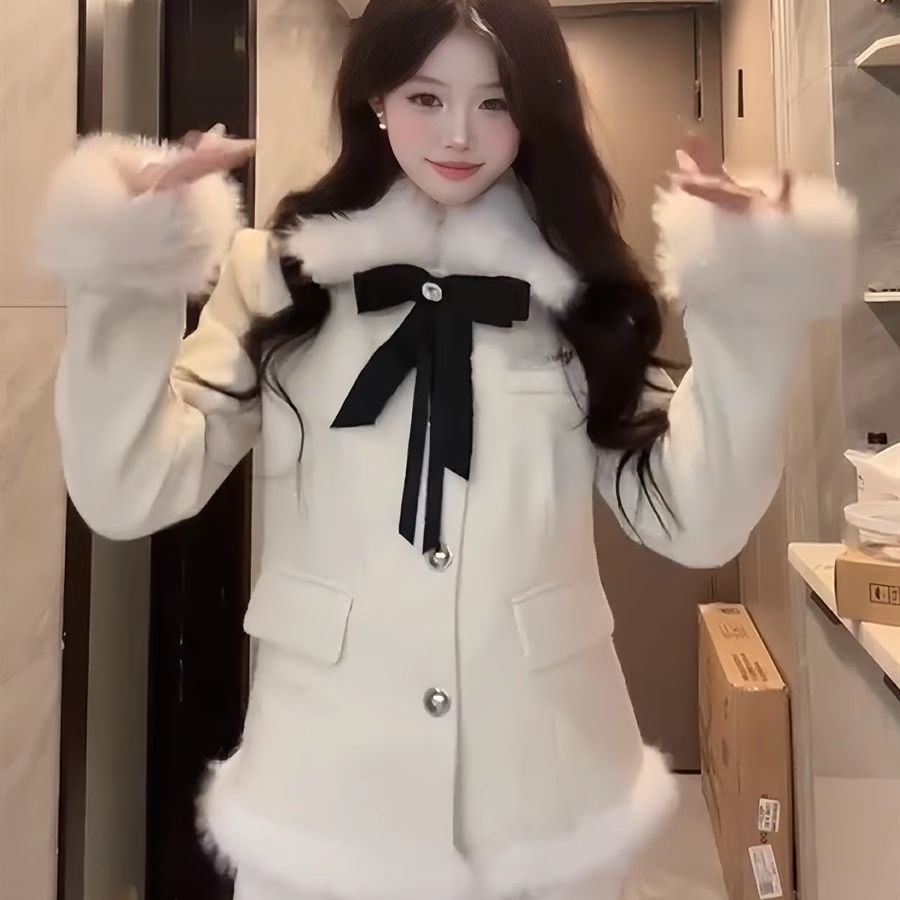 毛毛领拼接毛呢外套短裙两件套