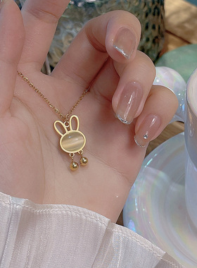 时尚新款卡通猫眼石兔子项链女小众设计感钛钢饰品韩版首饰锁骨链