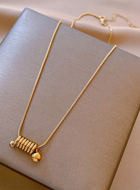 简约金色弹簧项链小众设计感螺旋锁骨链链子项链配饰 ins冷淡风