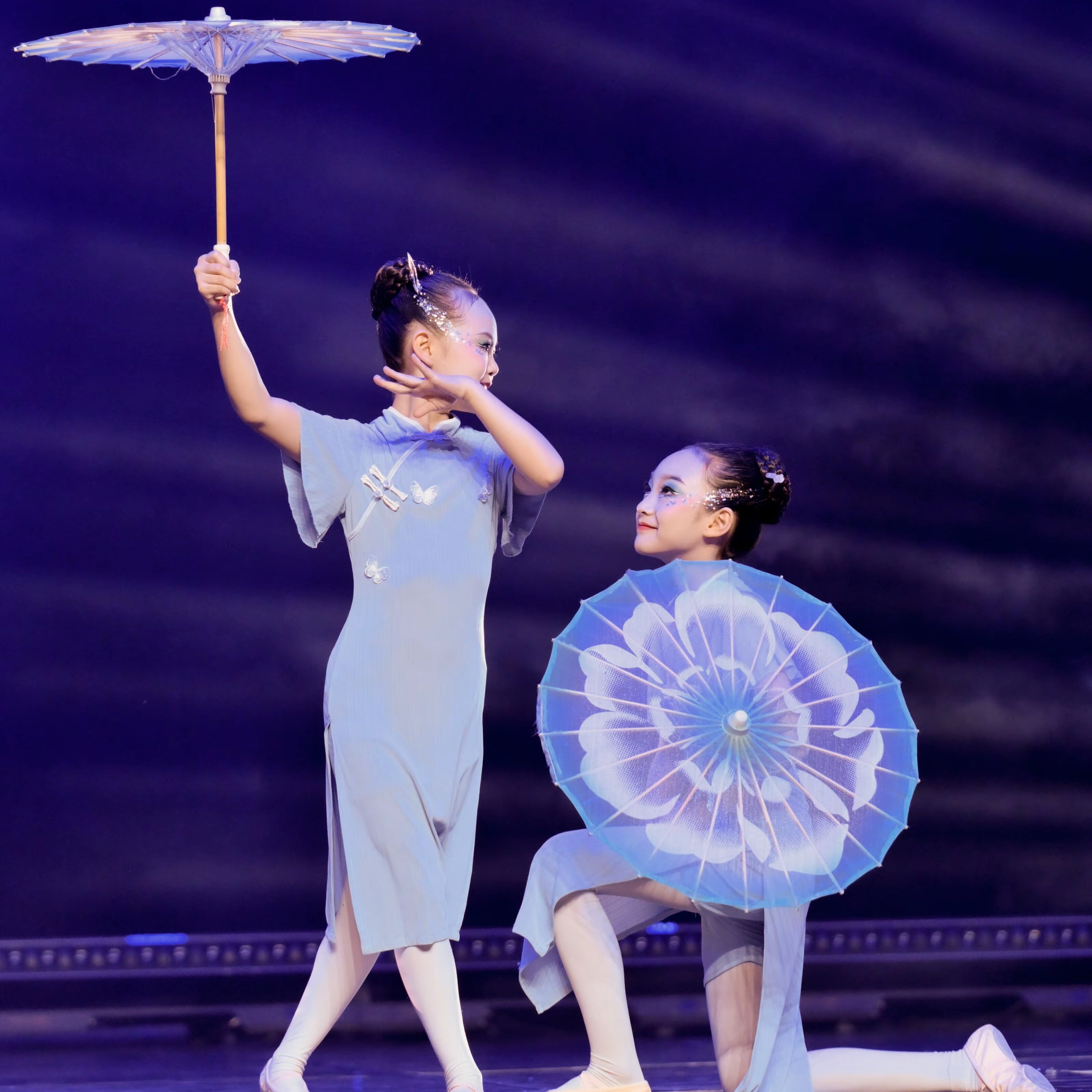茶盏流香舞蹈服舞蹈道具一汀烟雨演出服道具伞古典中国风旗袍民族