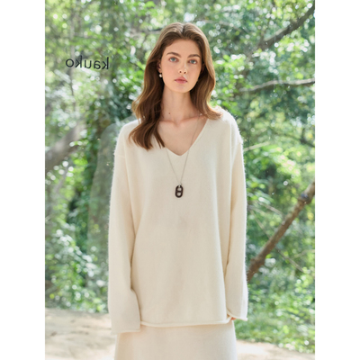 Miora法式白色v领浣熊绒毛上衣 气质宽松慵懒百搭针织保暖毛衣