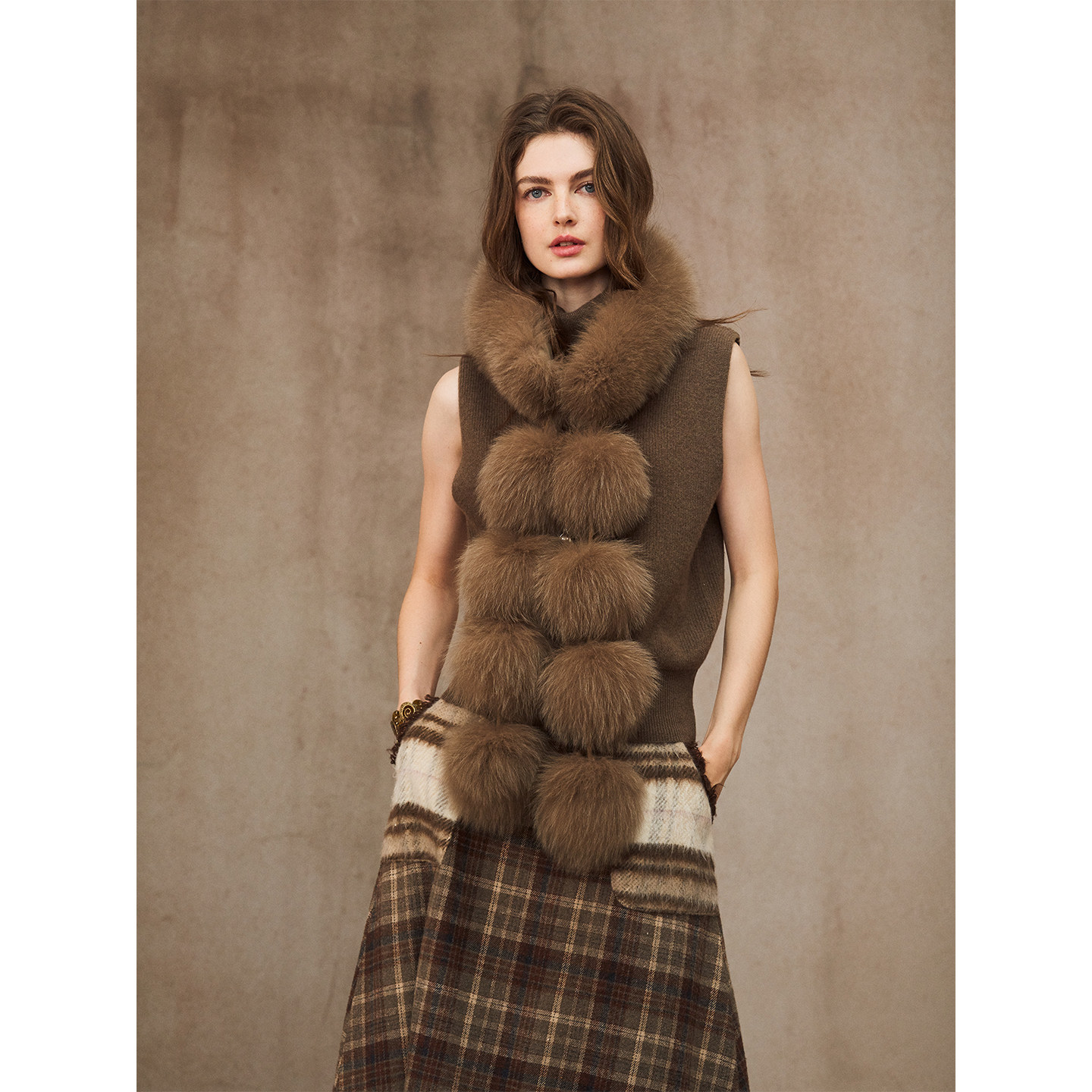 miorastudio拿铁狐狸真毛围巾磁铁吸扣毛球高级感灵动皮草围脖