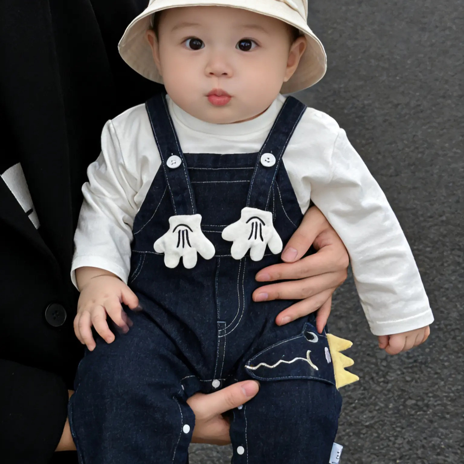 男宝宝春装背带裤婴儿童套装春秋装女孩纯棉0一3个月6七1岁半8十9