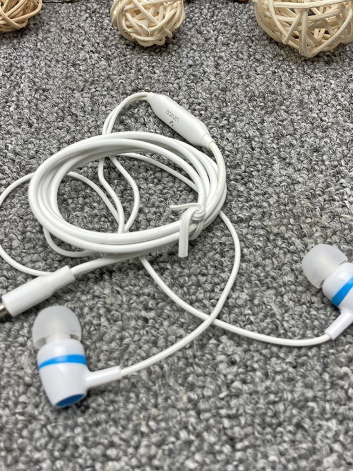 入耳式耳机电脑手机mp3通用语音通话线控耳塞式带麦克风耳机